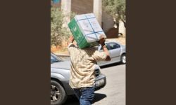 مركز الملك سلمان يوزّع أكثر من ألف سلة غذائية في لبنان