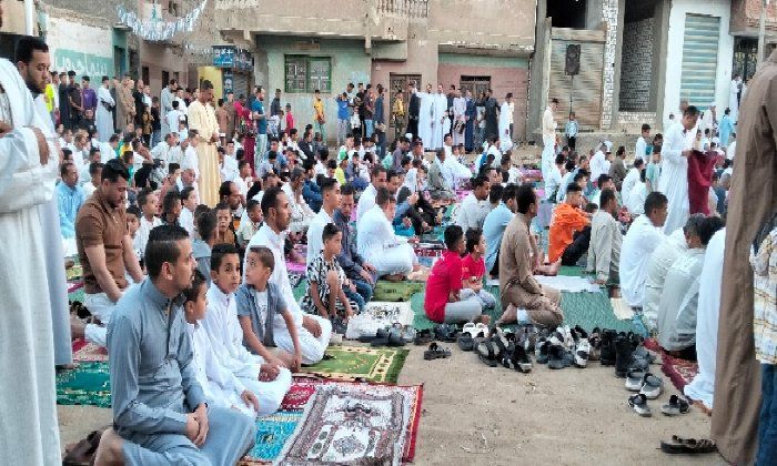 وسط أجواء روحانية.. مئات المصلين يؤدون صلاة عيد الأضحى في ساحة المسجد البحري بالفيوم