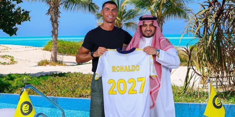 تفاصيل عقد رونالدو الجديد مع نادي النصر