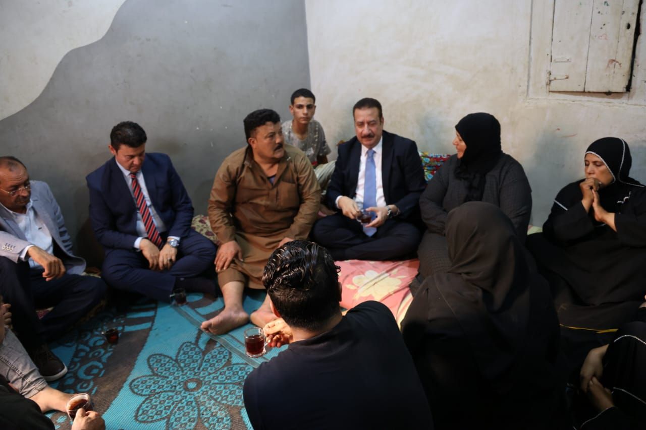 محافظ المنوفية خلال تقديم واجب العزاء (1) محافظ المنوفية خلال تقديم واجب العزاء (1)