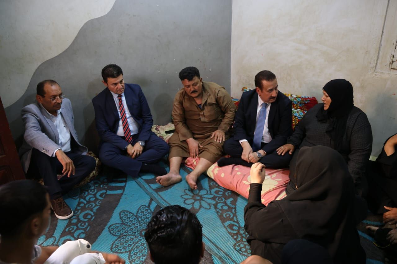 محافظ المنوفية خلال تقديم واجب العزاء (4) محافظ المنوفية خلال تقديم واجب العزاء (4)