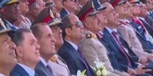 بث مباشر.. الرئيس السيسي يشاهد العروض الجوية بمعرض مصر الدولي للطيران والفضاء