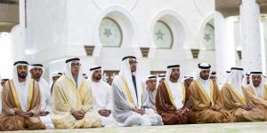 رئيس الدولة يؤدي صلاة عيد الأضحى في جامع الشيخ زايد بأبوظبي