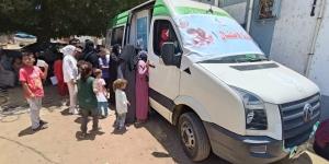  تقديم الخدمات الطبية لـ  ١٢٠٢ مواطن خلال قافلة طبية بقرية قلندول
