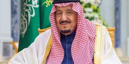 خادم الحرمين الشريفين يهنئ الشعب السعودي بذكرى اليوم الوطني