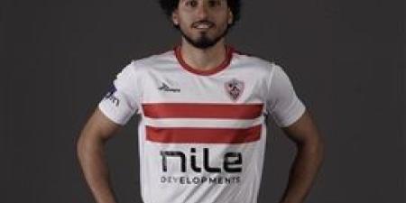 أحمد حمدي يصل فندق إقامة لاعبي الزمالك لدعهم قبل السوبر الأفريقي