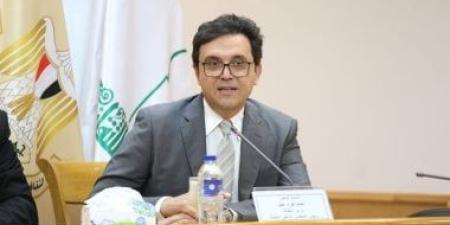 تكريم وزير الثقافة وهالة السعيد وعمرو موسى باحتفالية عيد العلم بجامعة القاهرة