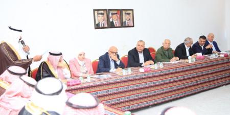 العيسوي يلتقي شيوخ ووجهاء الجفر للوقوف على مطالب واحتياجات القضاء