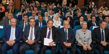 ابو المكارم : تعاون البيئة و الصناعة حاصر  الانبعاثات والتلوث