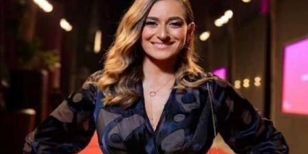 أمينة خليل في تعليقها الأول على زفافها الى أحمد زعتر