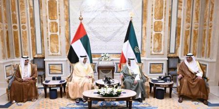 أمير الكويت يستقبل نائب رئيس دولة الامارات نائب رئيس الوزراء رئيس ديوان الرئاسة