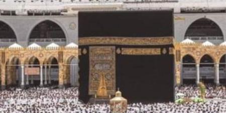 أكثر من مليون ونصف مليون حاج يبدأون مناسك الحج وسط حرارة عالية وإجراءات مشددة