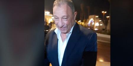 محمود الخطيب رئيس النادي الأهلي يحضر عزاء والدة عمرو الجنايني عضو لجنة التخطيط بالزمالك (فيديو)