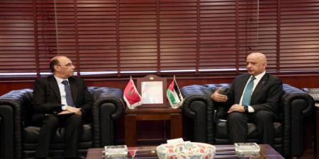 تجارة عمّان تبحث آليات تطوير العلاقات الاقتصادية مع المغرب