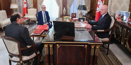 رئيس الجمهورية يقرر ان يتضمن مشروع الأمر المتعلق بمنع المناولة حلّ شركة الاتّصالية للخدمات وانتداب أعوانها