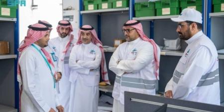 رئيس مؤسسة البريد السعودي يتفقد استعدادات سبل لموسم الحج 1446هـ