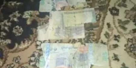 الحوثيون يصرفون نصف راتب بعملات نقدية تالفة وغير مقبولة في الأسواق عشية العيد