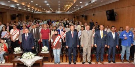 محافظ بورسعيد يُكرم أوائل الشهادة الإعدادية|صور