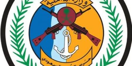 حرس الحدود بجازان ينقذ مواطنًا من الغرق أثناء ممارسة السباحة