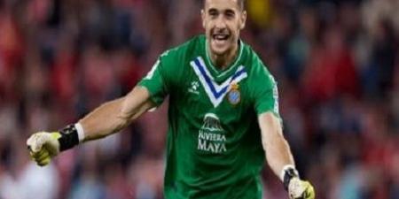 برشلونة يحصل على توقيع حارس إسبانيول بعد تفعيل الشرط الجزائري