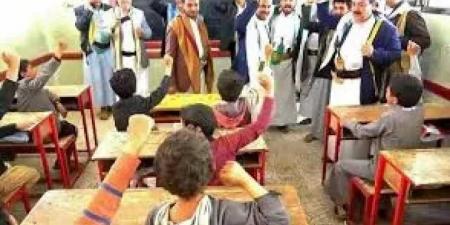 ناشط حوثي يفضح إهمال التعليم الحكومي: ”المؤسسة انتهت وولى زمانها”