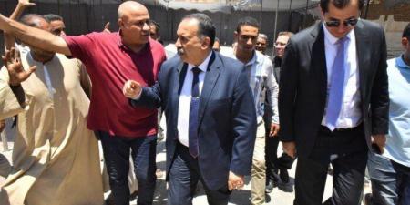 محافظ أسيوط يتفقد اللمسات النهائية للسوق الحضري الجديد استعدادًا لافتتاحه
