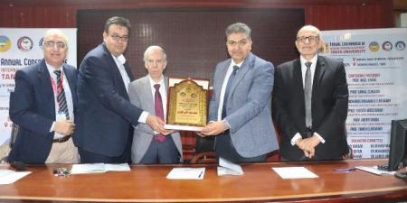 عميد طب طنطا يفتتح المؤتمر الأول لقسم الأمراض الباطنة.. صور