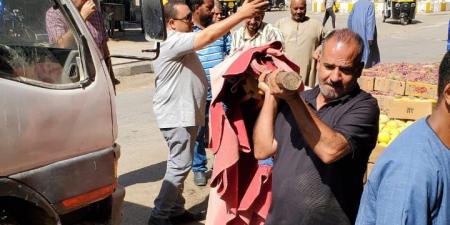 محافظ أسيوط يوجه بتكثيف حملات إزالة الإشغالات