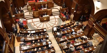 تحت قبة الشيوخ.. النواب يطالبون بآلية لترخيص مزاولة مهنة المعلم