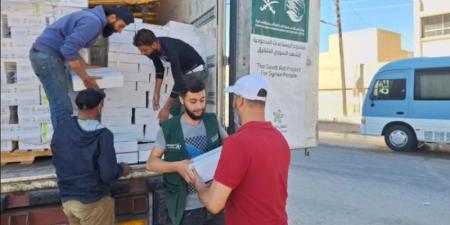 مركز الملك سلمان للإغاثة يوزّع (7.664) كرتون تمر في محافظة ريف دمشق