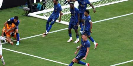 لاعب هلالي يفوز بجائزة أفضل لاعب في مباراة ريد بول