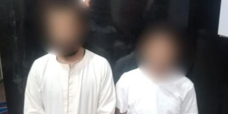 ضبط عاطلين استوليا على بيانات بطاقات الدفع الإلكترونى للمواطنين
