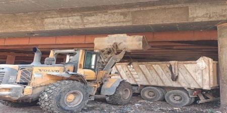 رفع 650 طنًّا من المخلفات والرتش من نفق الفكهانية بحي العمرانية