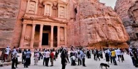 جمعيه فنادق البترا ترفع مذكرة لرئيس الوزراء تشرح معاناتها بسبب الأزمات المتلاحقة