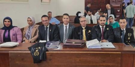 كلهم جايين يقفوا جنبه.. وصول هيئة الدفاع عن الطفل ياسين لمحكمة الجنايات
