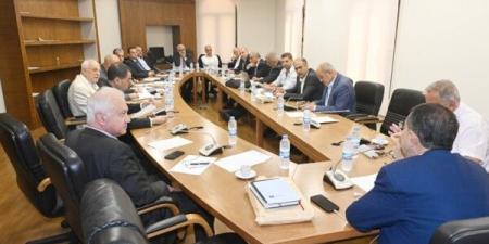 لجنة الأشغال العامة ردّت اقتراح قانون إعفاء شاحنات النقل الخارجي من الرسوم