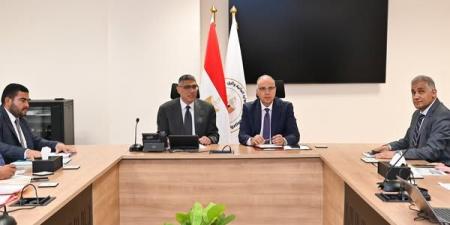 وزير الري يبحث مع محافظ الجيزة حالة المنظومة المائية وملفات التعاون المشتركة
