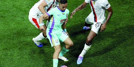 العين والوداد.. مباراة وداعية بـ«مليوني دولار»