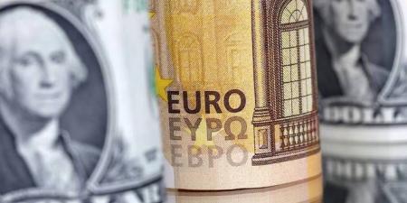 الدولار يتراجع مع شهية المخاطرة وهدوء الشرق الأوسط
