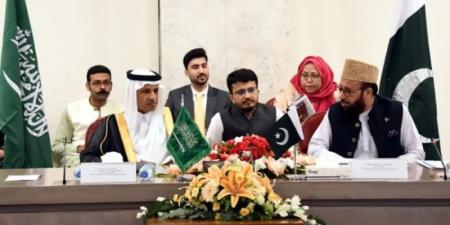 وفد الشورى يزور البرلمان الباكستاني ويلتقي رئيس مجلس الشيوخ