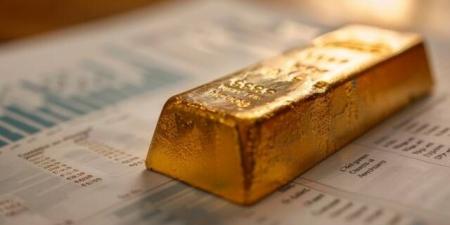 ارتفاع الذهب مع تراجع الدولار وعوائد سندات الخزانة الأمريكية