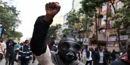 كينيا.. عشرات المصابين بالرصاص في اشتباكات بين المتظاهرين والشرطة