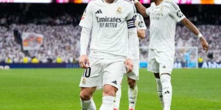 لوكا مودريتس بقميص الميلان فى الموسم الجديد