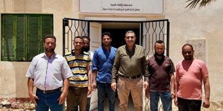 رئيس مركز ومدينه سيوة يتفقد معمل إنتاج طفيل الترايكوجراما 