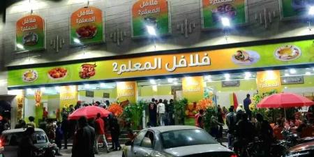 جلبوا الصراصير في أكياس بلاستيكية.. مالك مطاعم سوري يكشف عن تعرضه لحملة تشويه منظمة (فيديو)