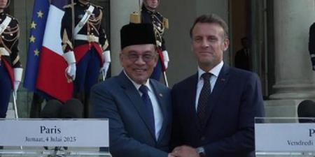 فرنسا | رئيس وزراء ماليزيا يعلن دعم مؤتمر ماكرون لإحياء حل الدولتين والأخير يؤكد استمرار الدفع لعقده