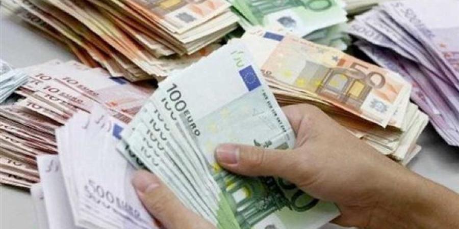 سعر اليورو الأوروبي مقابل الجنيه المصري بمنتصف تعاملات اليوم الأحد