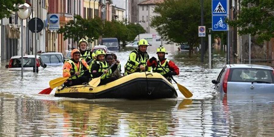 عواصف وأمطار تضرب إيطاليا.. تحذير من الطقس السيء في 9 مناطق