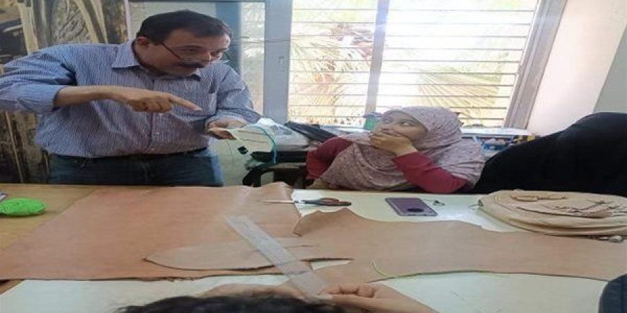 جامعة حلوان تطلق دورة متخصصة للطلاب في فن الجلد الطبيعي