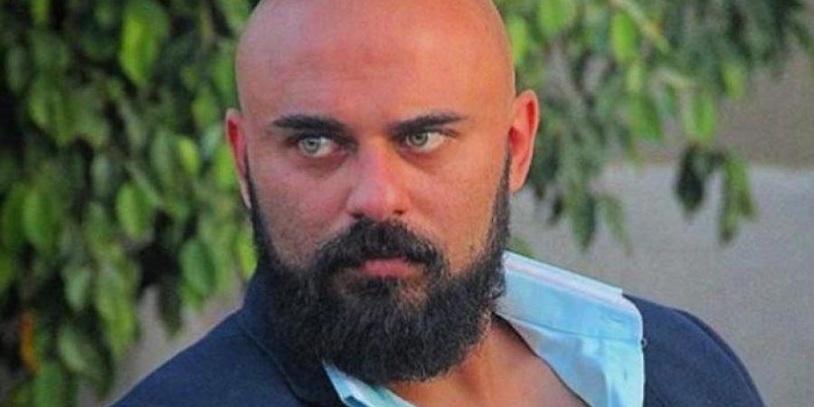 انقضاء دعوى اتهام أحمد صلاح حسني بتدمير سيارة موظف بالتصالح